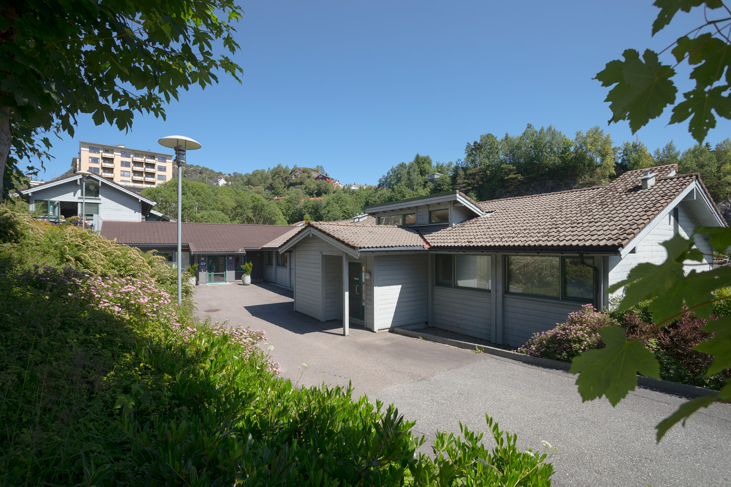 Betanien barne- og ungdomspsykiatriske poliklinikk og Ressursenhet V27 holder til i Vestlundveien 21C. Foto: Nils Olav Mevatne.