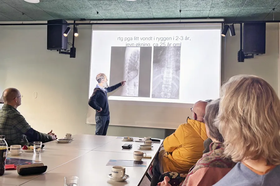 En person som holder en presentasjon